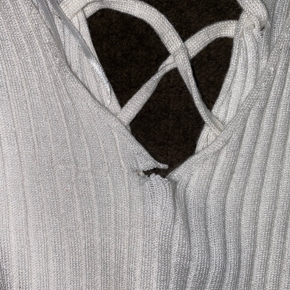 Long sleeve w/laced back - Picture 4 of 5